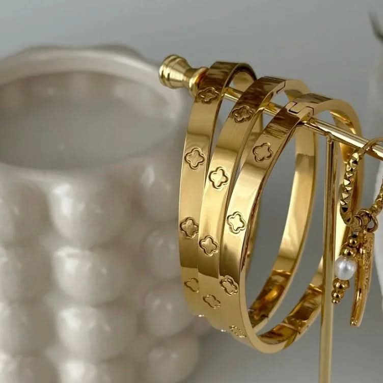 Clover Love Bangle