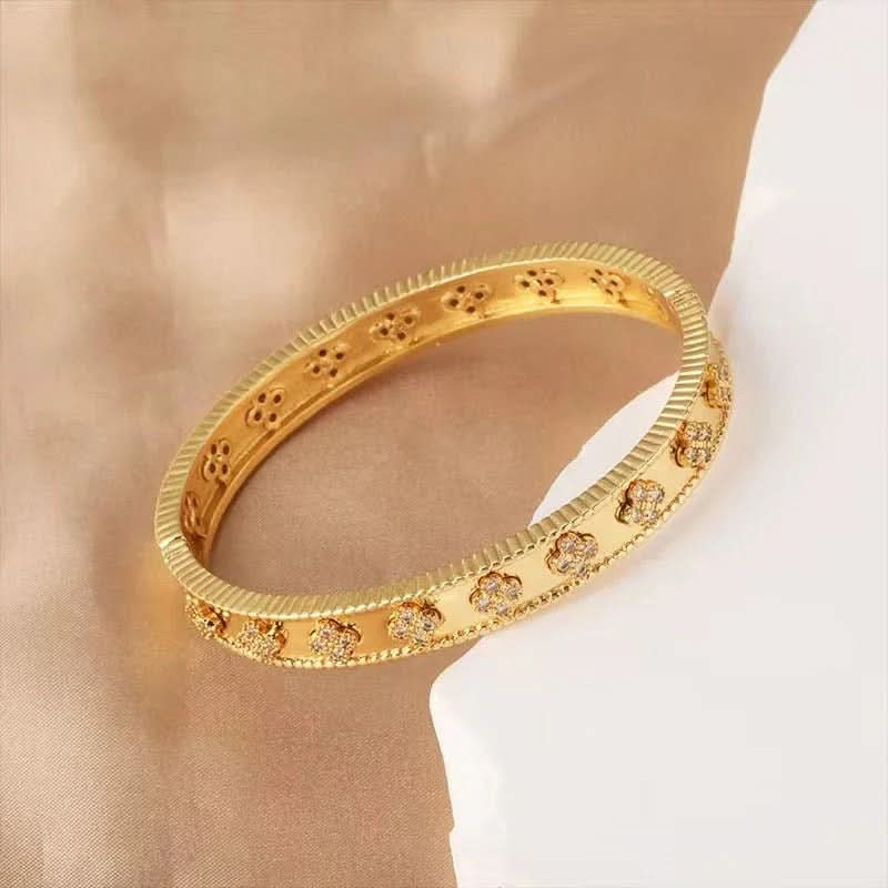 Clover Bangle
