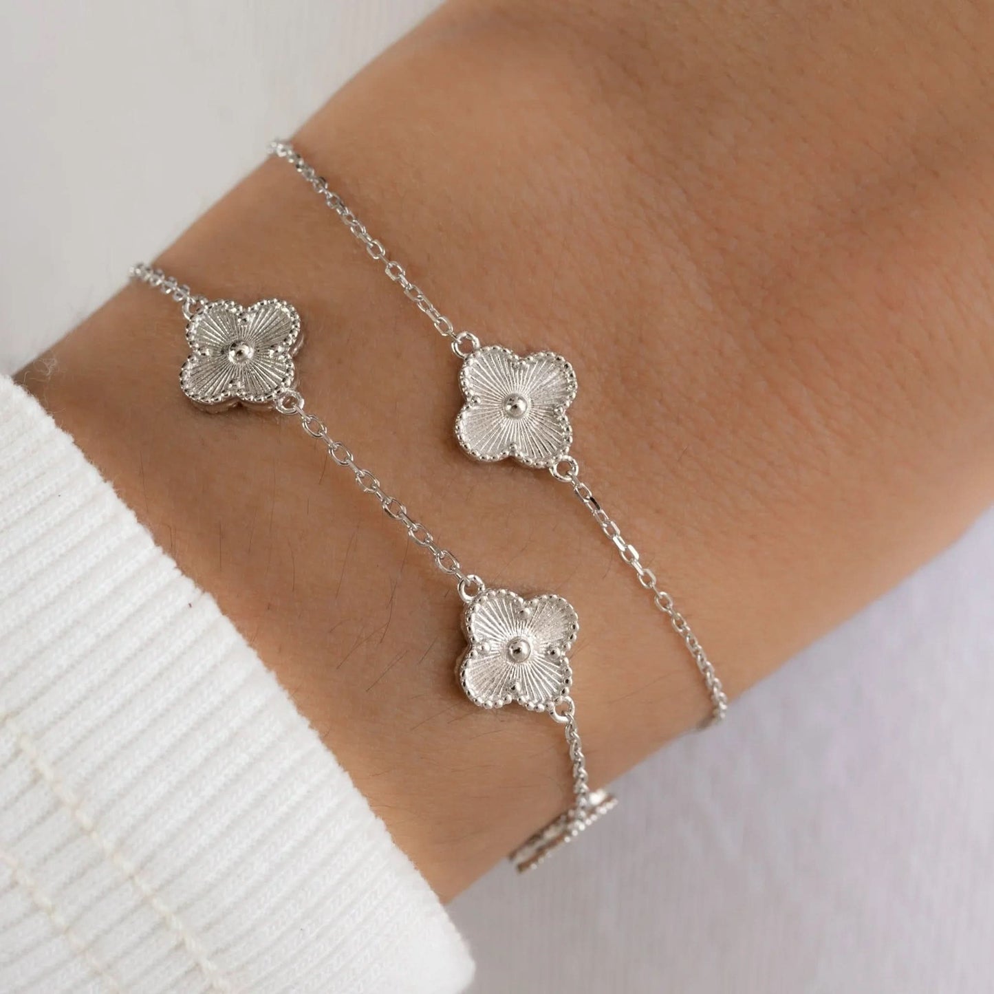 Dahlia Single Four Leaf Clover Bracelet