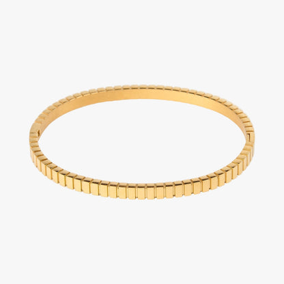 Elise Bangle