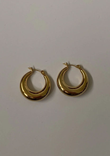 Wyra Earrings – Gold